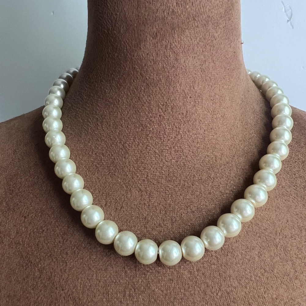 Vintage Glass Pearl Strand Necklace Silver Tone Extender 18-21 Inch Old Money